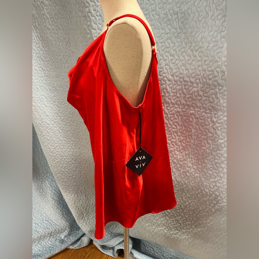 Red blouse - Picture 4 of 9